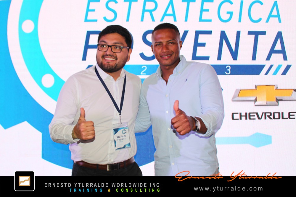 Momentos de conexión y celebración en Video Foros corporativos